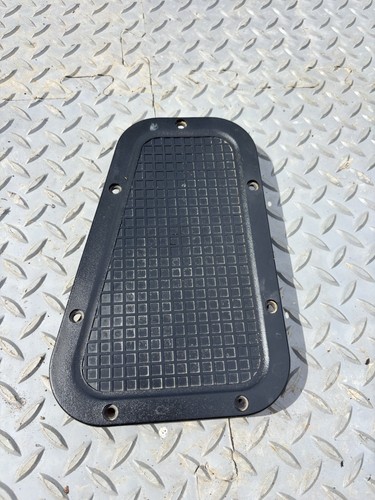 Land rover defender - land, wing